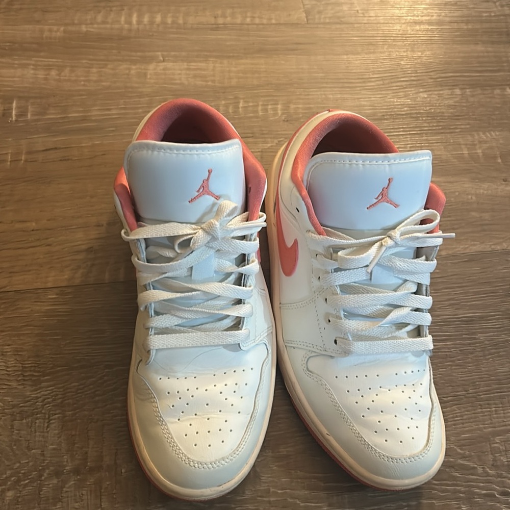 Women Nike  Jordan Shoes Size 9.5 Almost New Color White And Pink. - Picture 5 of 13
